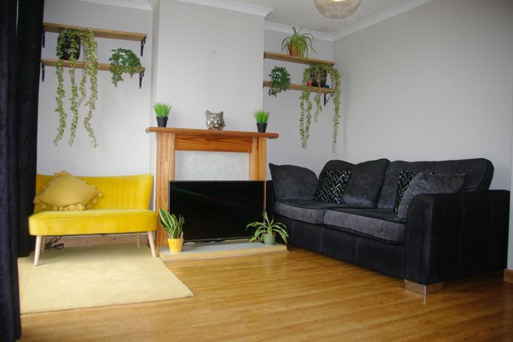 Lovely 3 Bedroom House with Free Parking & Garden, Norwich photo 4