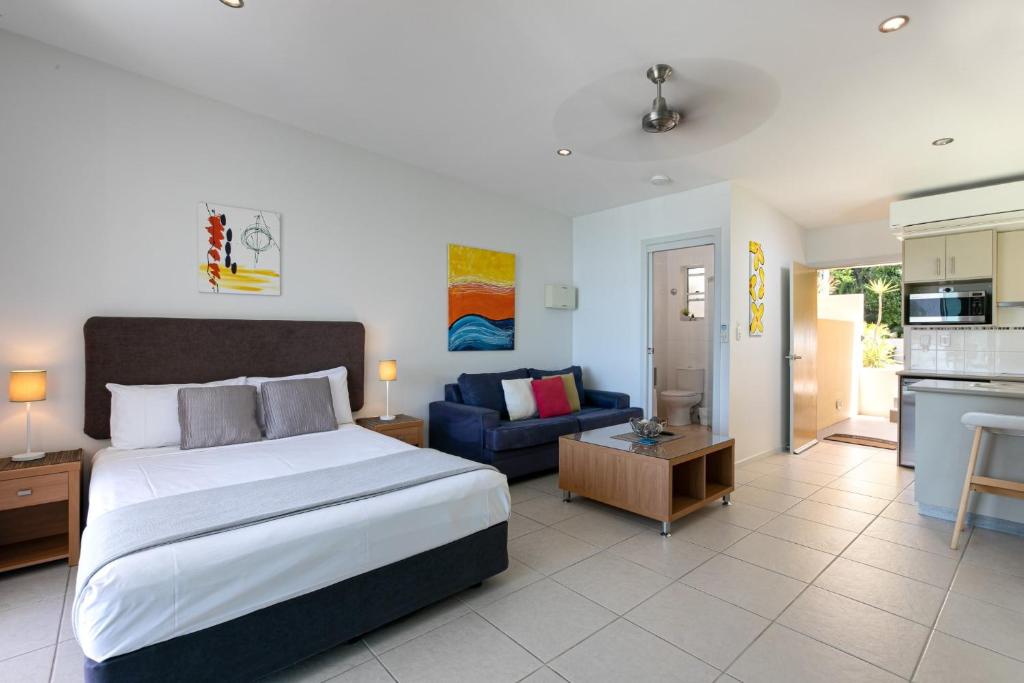Waterview Airlie Beach photo