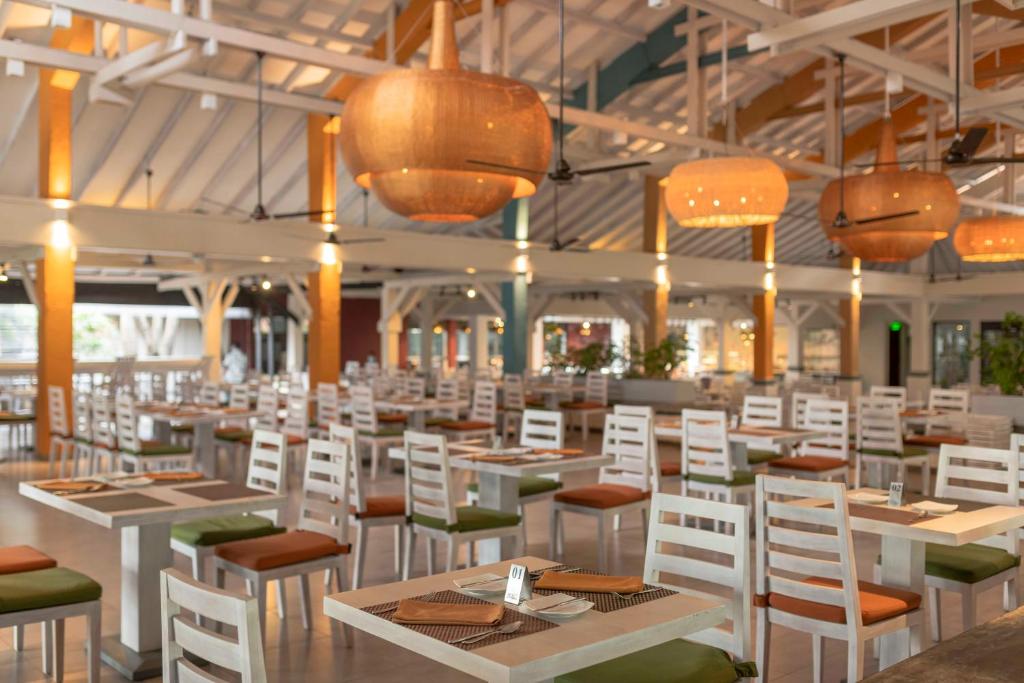 Club Hotel Dolphin — Negombo, Western Province