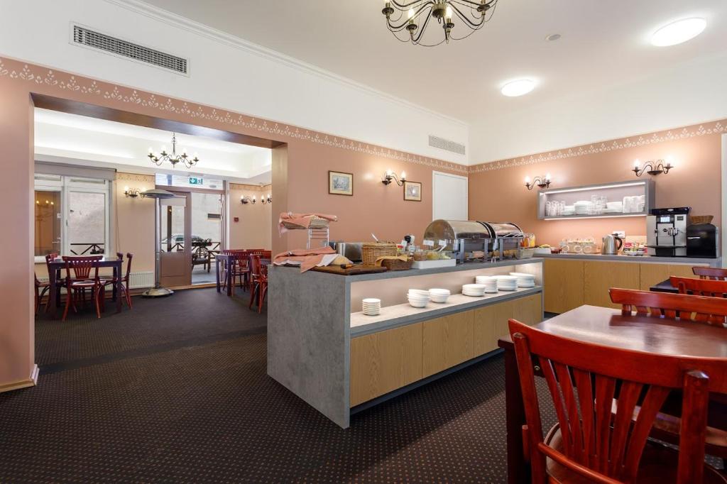 Restaurant, Koidulapark Hotell in Parnu