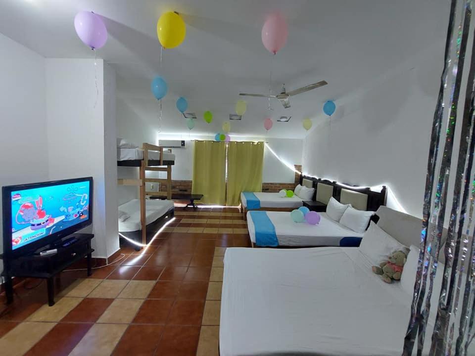HOTEL BLUE - 4