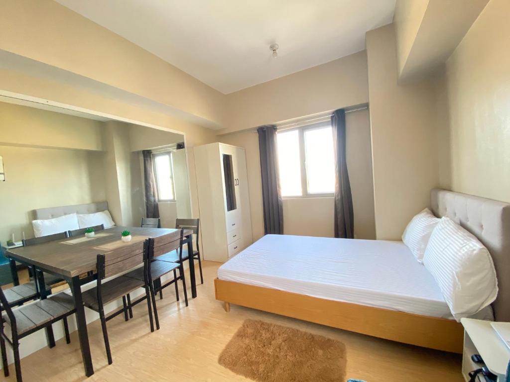 Condo across SM City Cebu with Wifi, up to 4 person — Hotel in Cebu