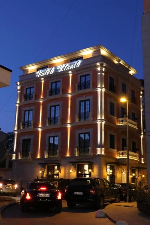 Hotel Kloest, hotel in Durrës