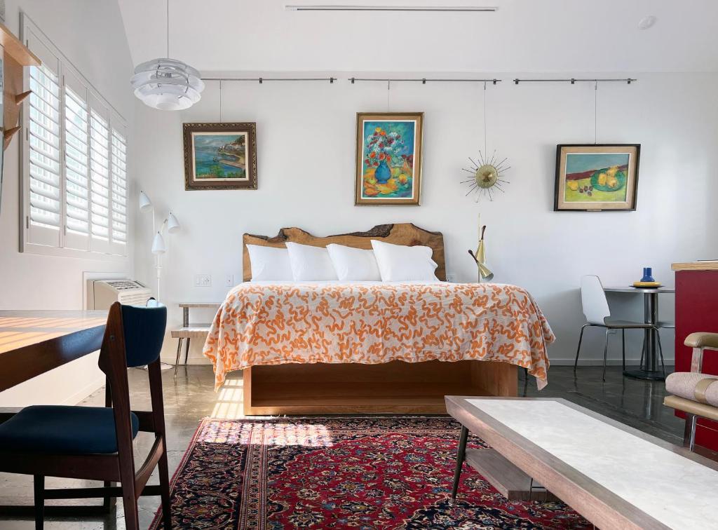 The Astro, Santa Rosa