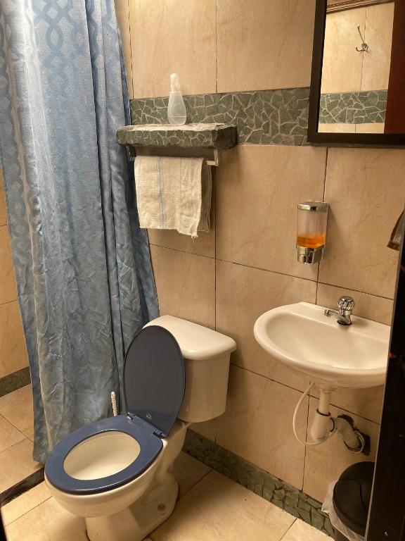 Bathroom, Montana Linda Hostel Orosi in Orosi