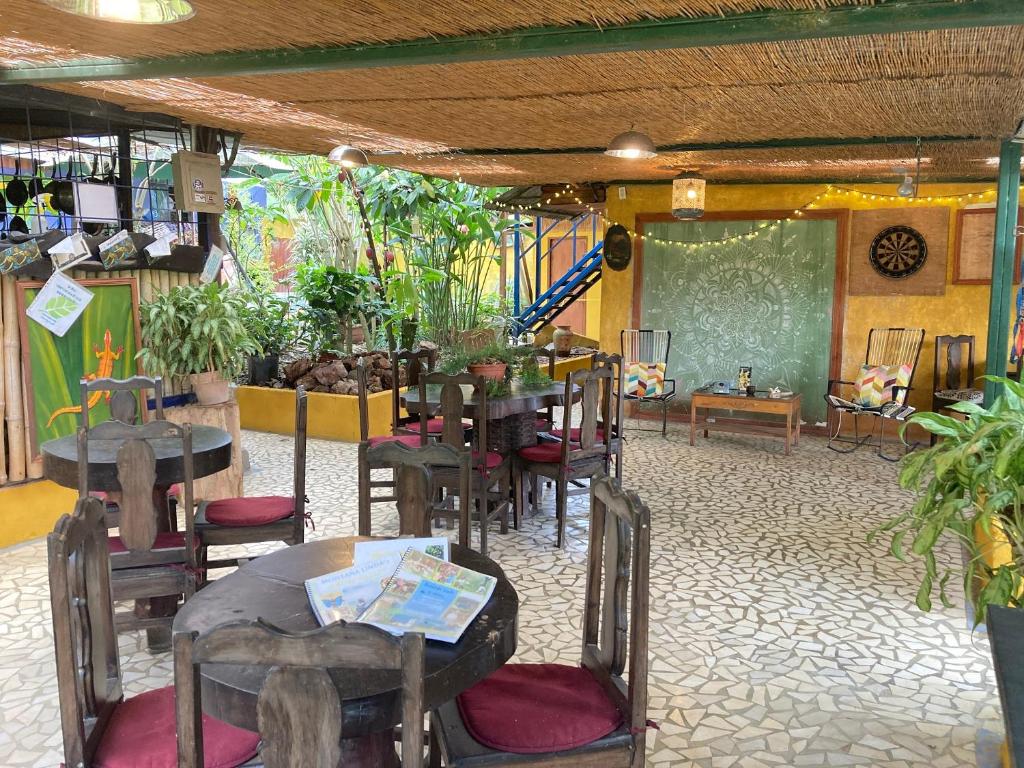 Montana Linda Hostel Orosi — Hotel in Orosi