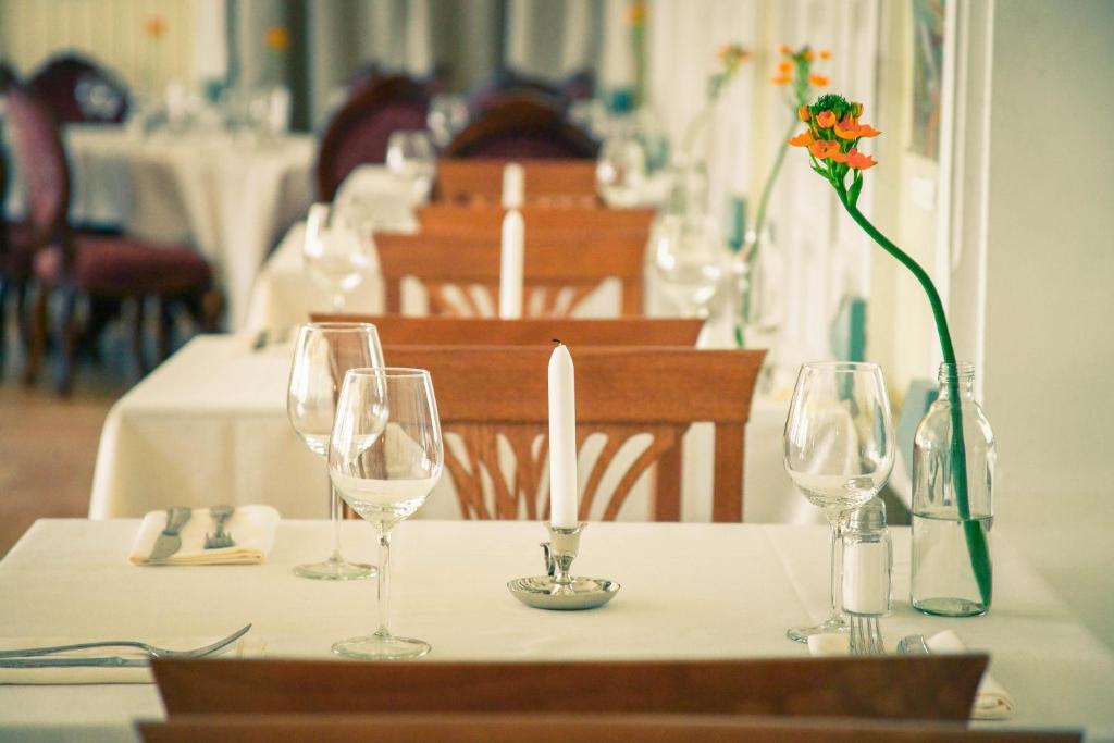 Restaurant, Kuursaal Guesthouse in Kuressaare