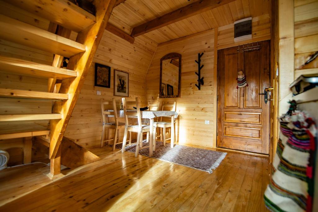 Planinska kuća Isiteo, Kremna