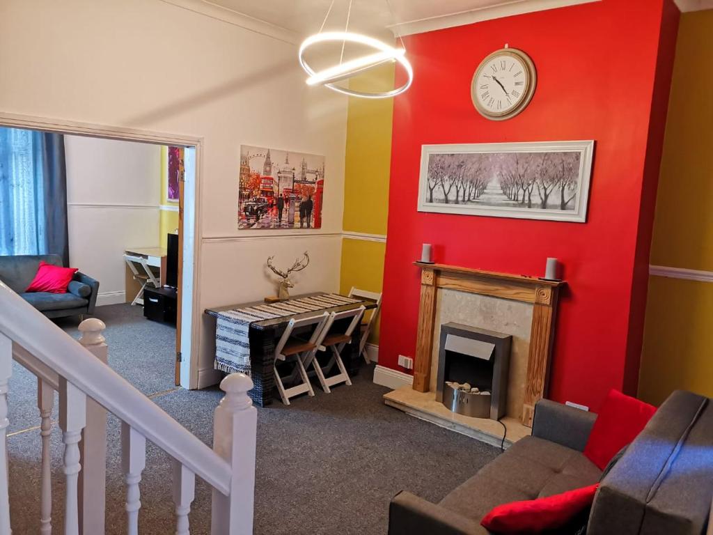 The Superhost - 4 BR House, Sunderland