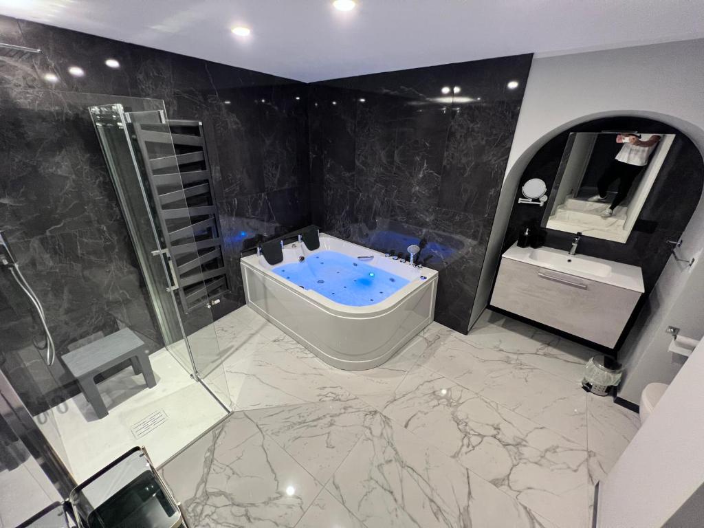 Le Porte luxury apartment - 1