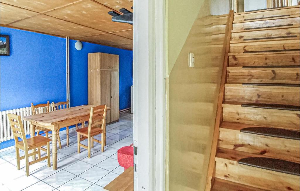 2 Bedroom Pet Friendly Home In Legbad 전경