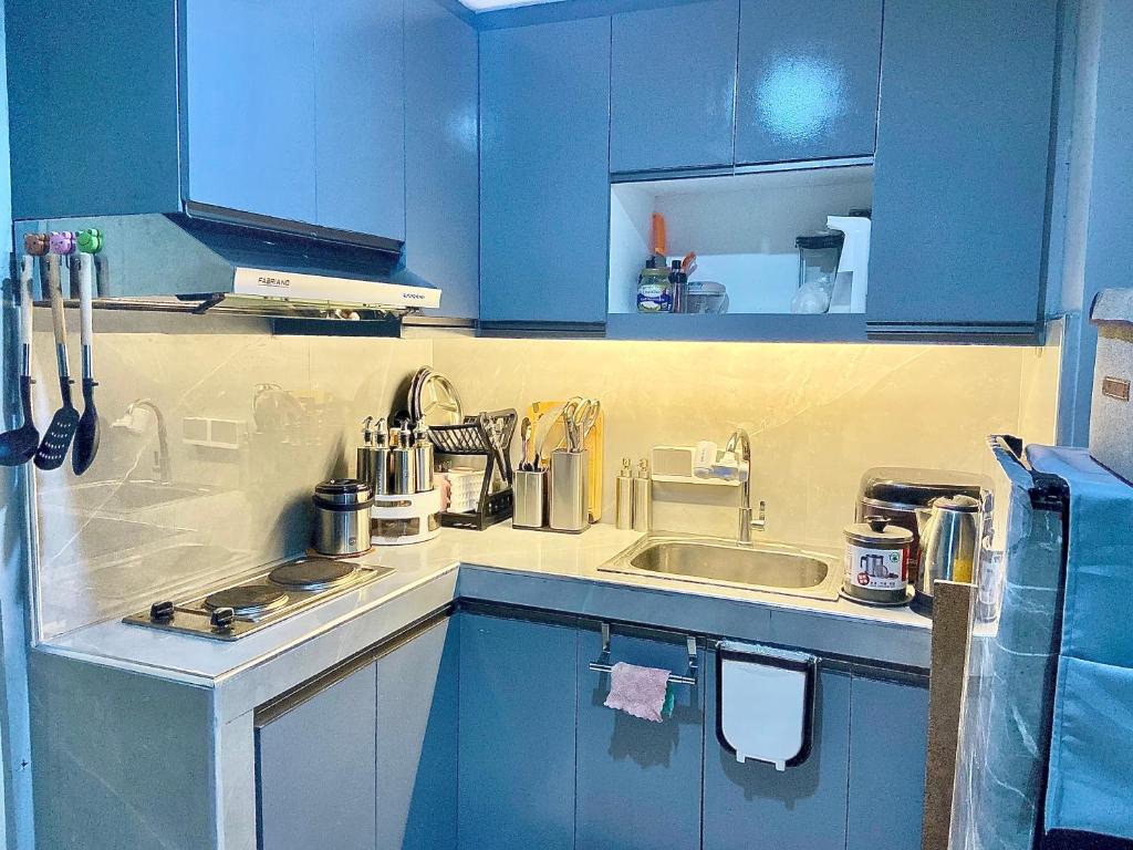 IV’s Condo w/ Netflix, Wifi & Karaoke