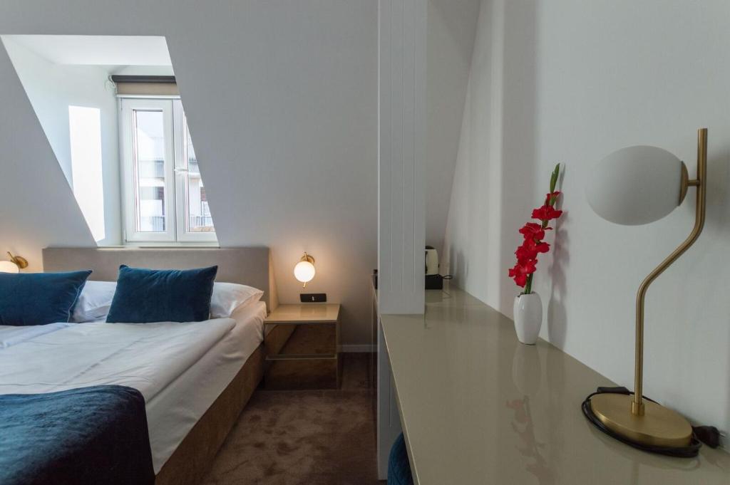 Flos Luxury Rooms photo