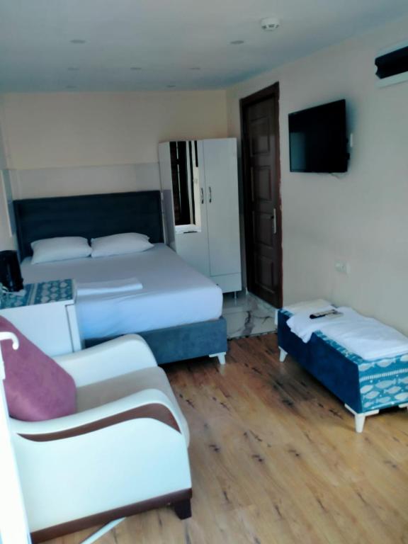 BLUE ROYAL HOTEL photo