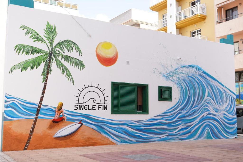 Single Fin Hostel — Hotel in Tenerife