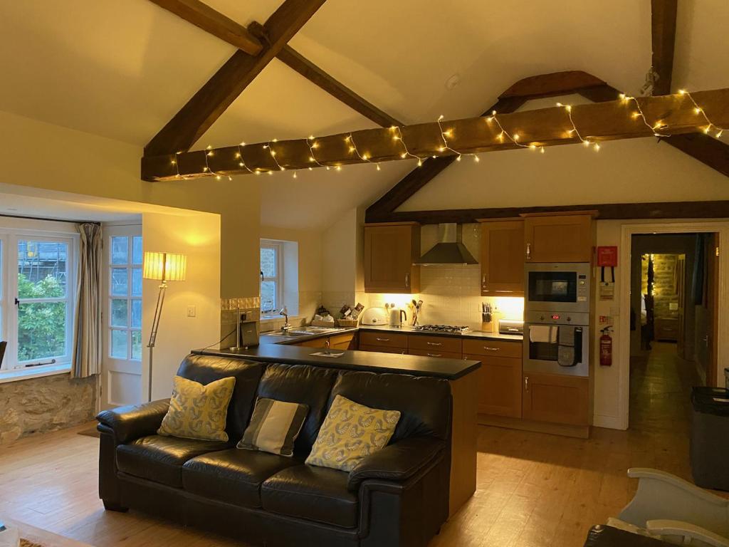 Norburton Hall Cottages photo 3