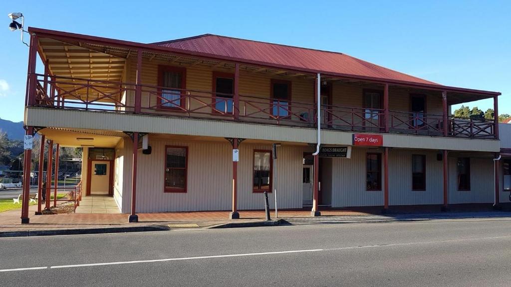 Mt Lyell Motor Inn — Hotel in Queenstown