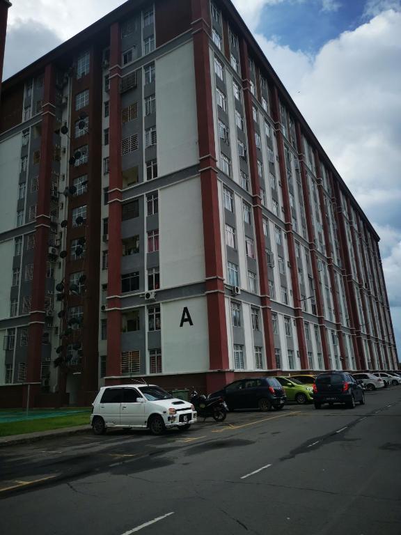 Putatan Platinum Apartment with Pool photo