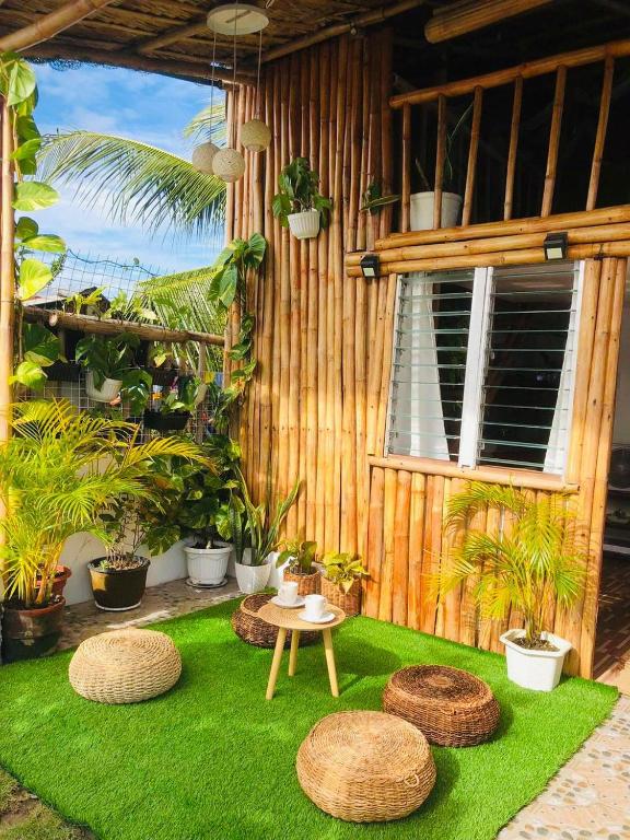 Joyful Hut with Netflix and Perfect Sunrise View Maya, Daanbantayan — Hotel in Cebu