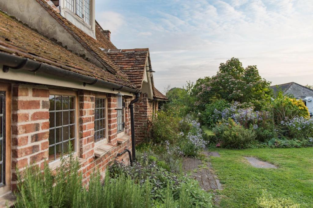 Moat Farm House, Ash