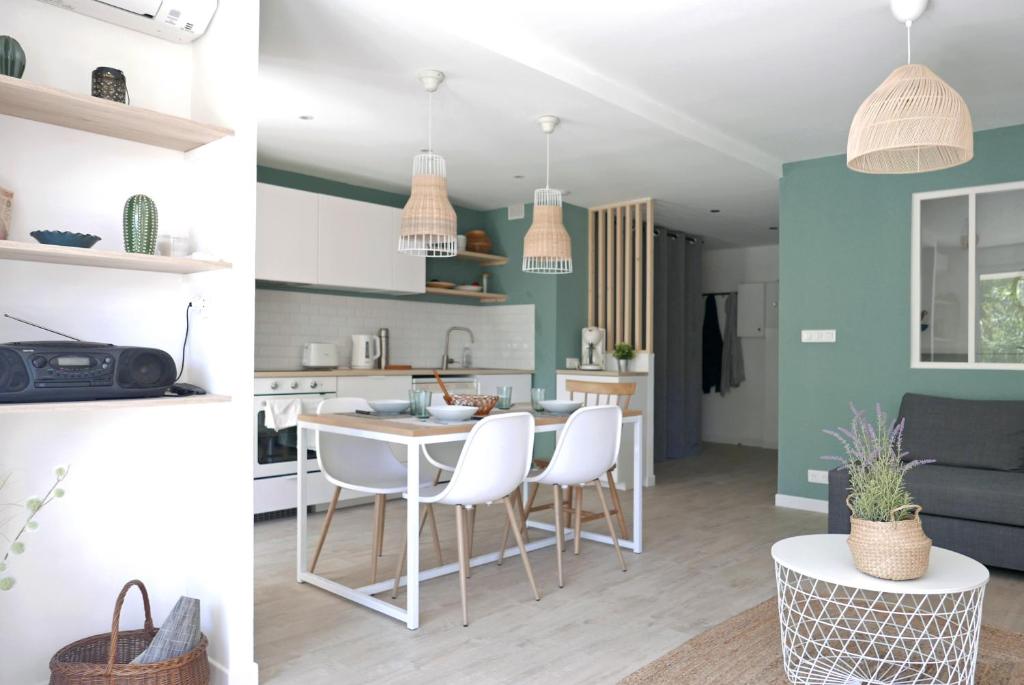 Bandol AZUR - 2 chambres, balcon, bord de mer, wifi, climatisé et parking privé - 4