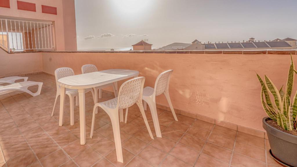 Holidays in the Sun, The Heights, Playa Los Cristianos - 2
