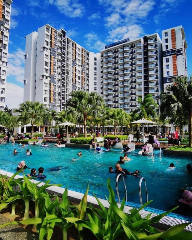 Timurbay Seafront Seaview &amp; Poolview Suite with Wi-Fi — Hotel in Kuantan