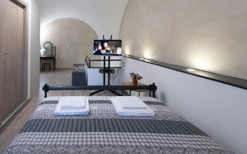 THOMAS LUXURY APARTMENT in the historical center of Ioannina