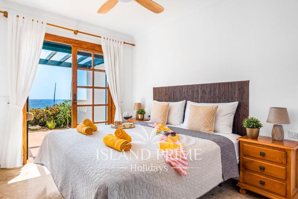 Oceanfront Holiday with Stunning Views LBR650 - 2