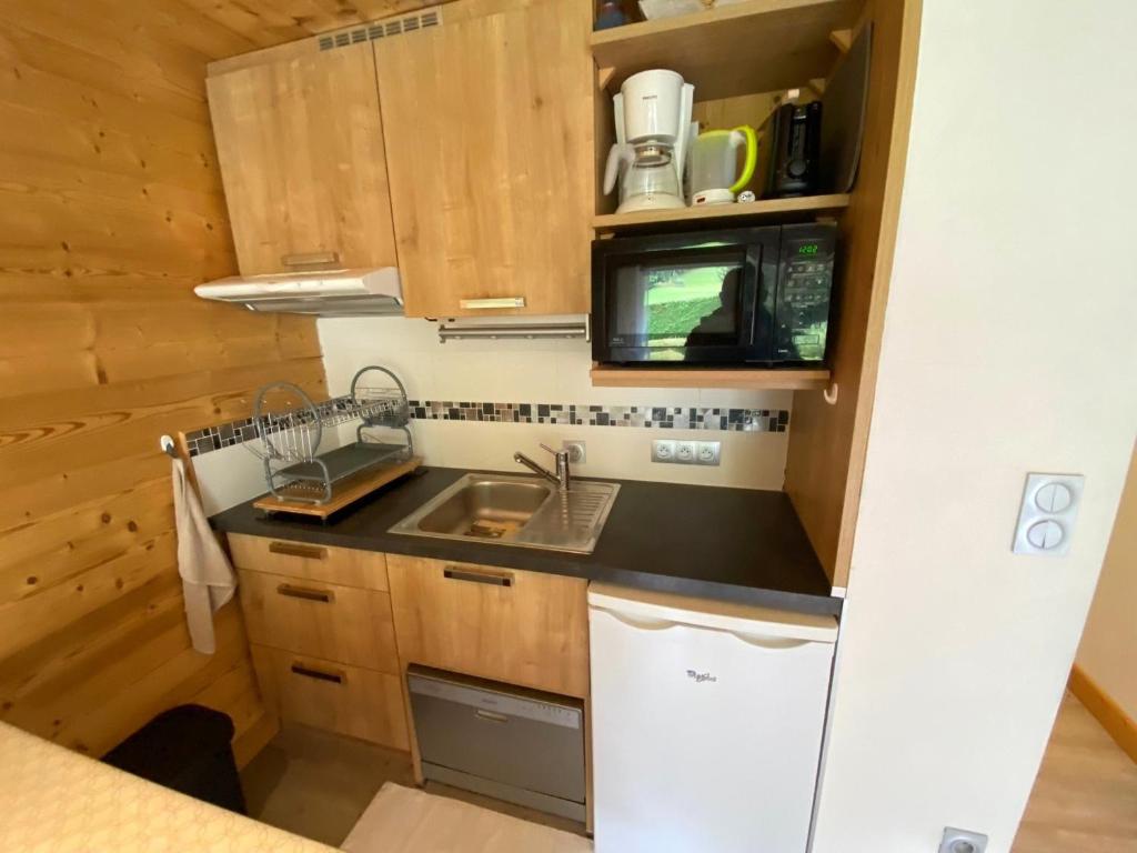 Studio cabine rénové avec balcon près des pistes et village à La Clusaz - FR-1-459-194 - 5