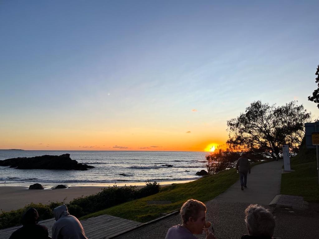 Perfect Family Holiday Apartment - Flynns Beach photo