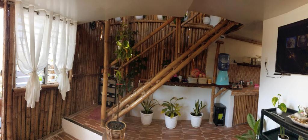 Joyful Hut with Netflix and Perfect Sunrise View Maya, Daanbantayan photo