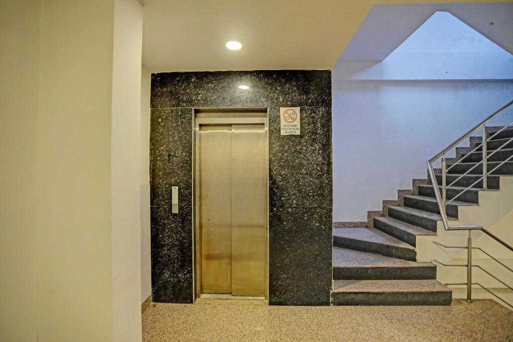 Hotel Admire Inn "Near Atal Chowk, Sector 15, Vasundhara" photo