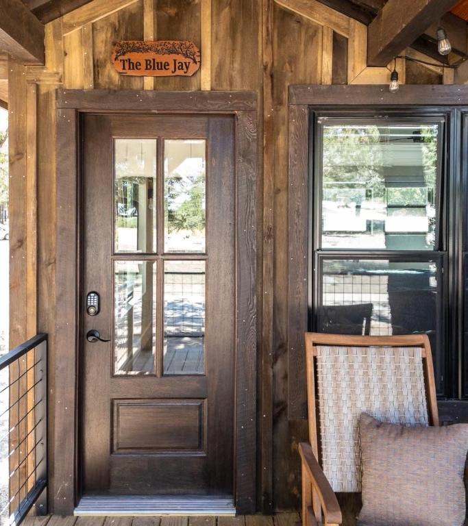 The Blue Jay Treehouse 15MIN to Magnolia Baylor, Elm Mott