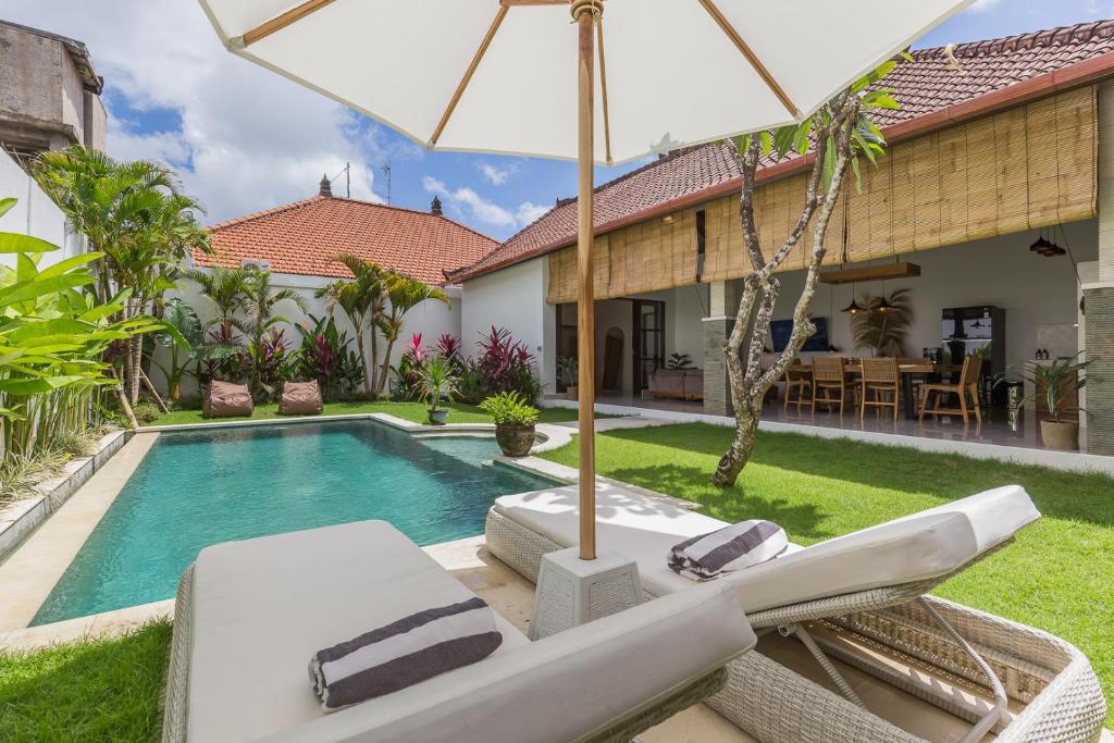 Charming 3 Bedrooms Villa Beach Walking Distance photo