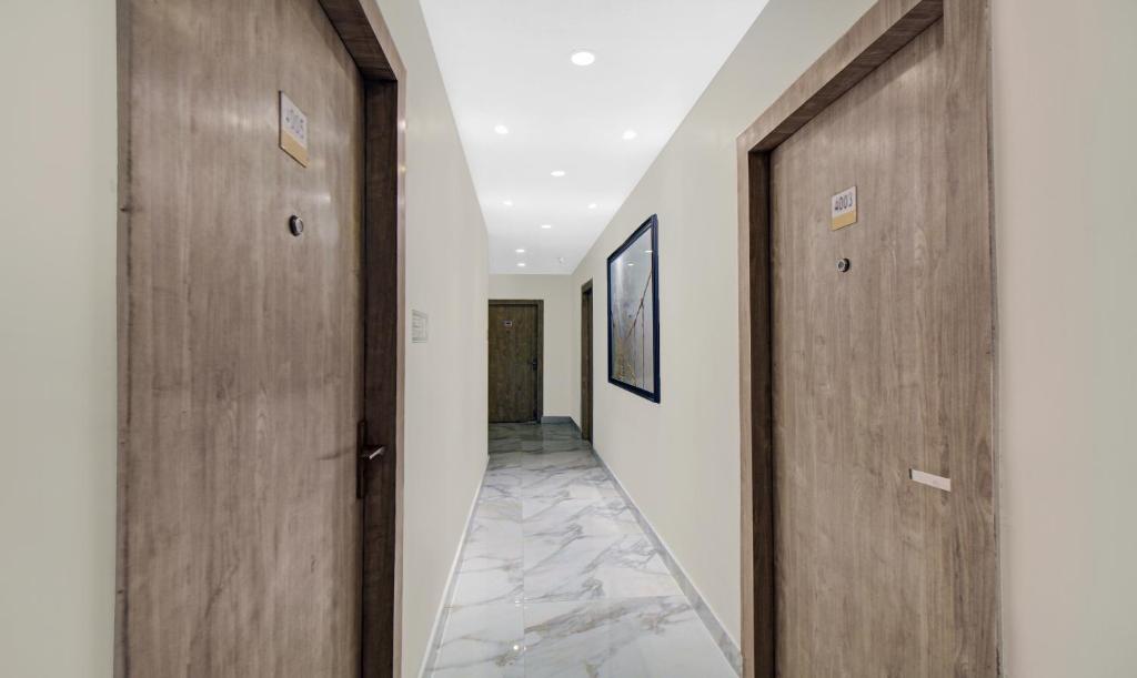 Hotel Transit Express photo