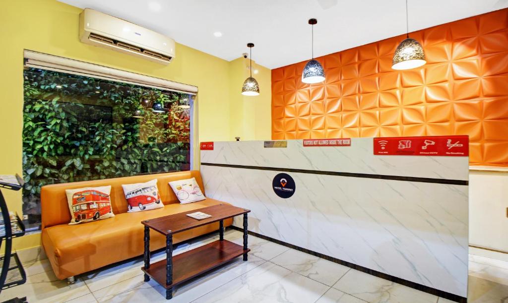 Hotel Transit Express photo