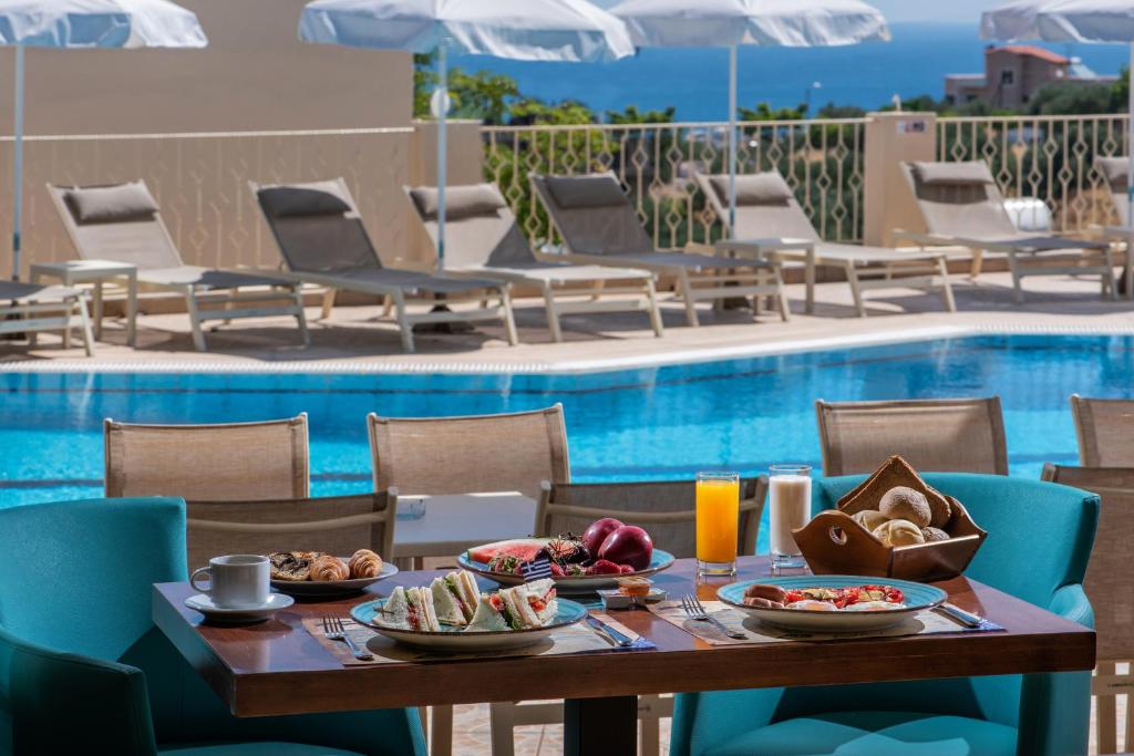 Lofos Apartments — Swimming pool in Hersonissos