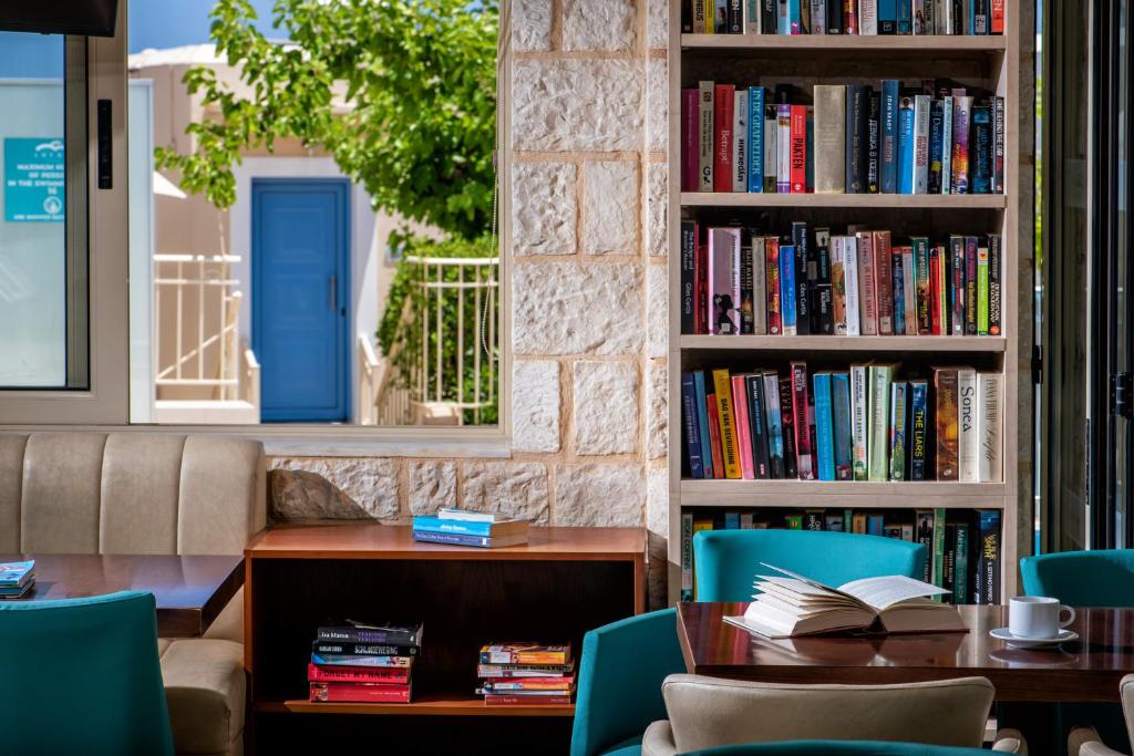 Lofos Apartments — Hotel building in Hersonissos