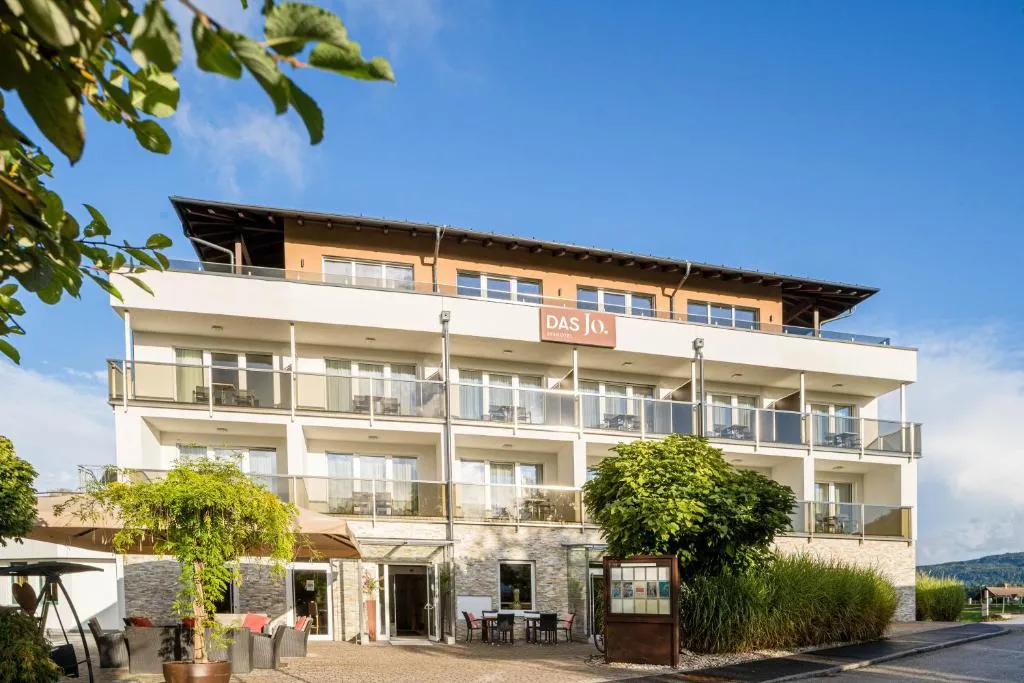 Seehotel Das JO, hotel in Pörtschach am Wörthersee
