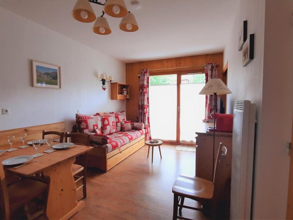 2 pièces cabine 6 pers, piscine, parking, wifi inclus à Orcières Merlette - FR-1-636-30 - 1