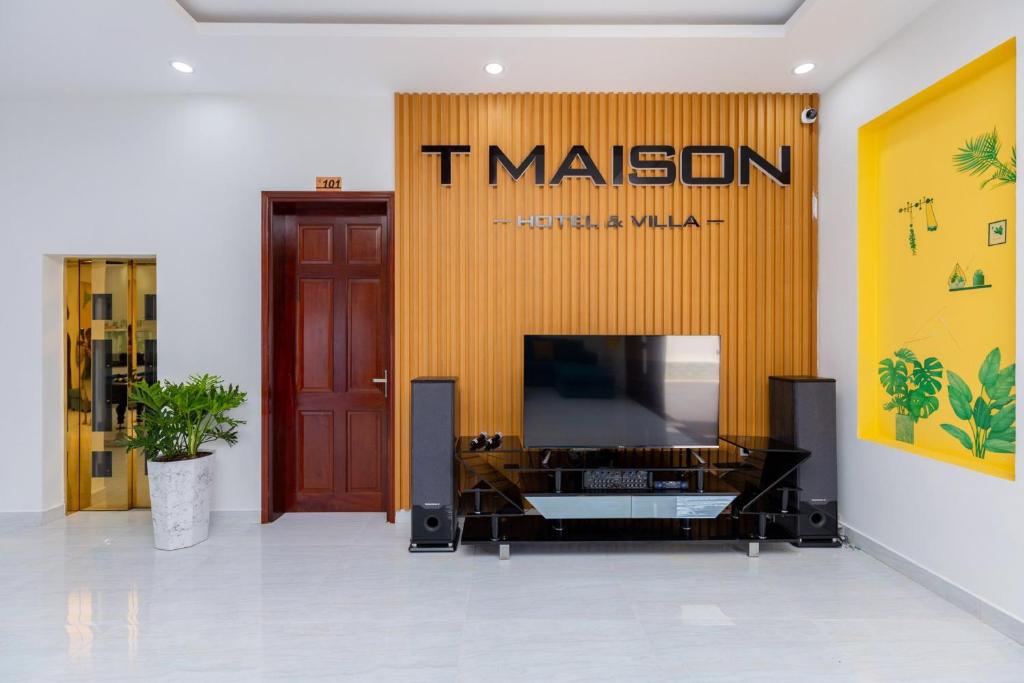 T-Maison Boutique Villa, with Pool, Karaoke, Billiards, near beach, Vung Tau