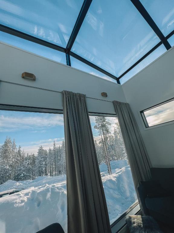 Levi Sensu - Levi Sky Igloos photo