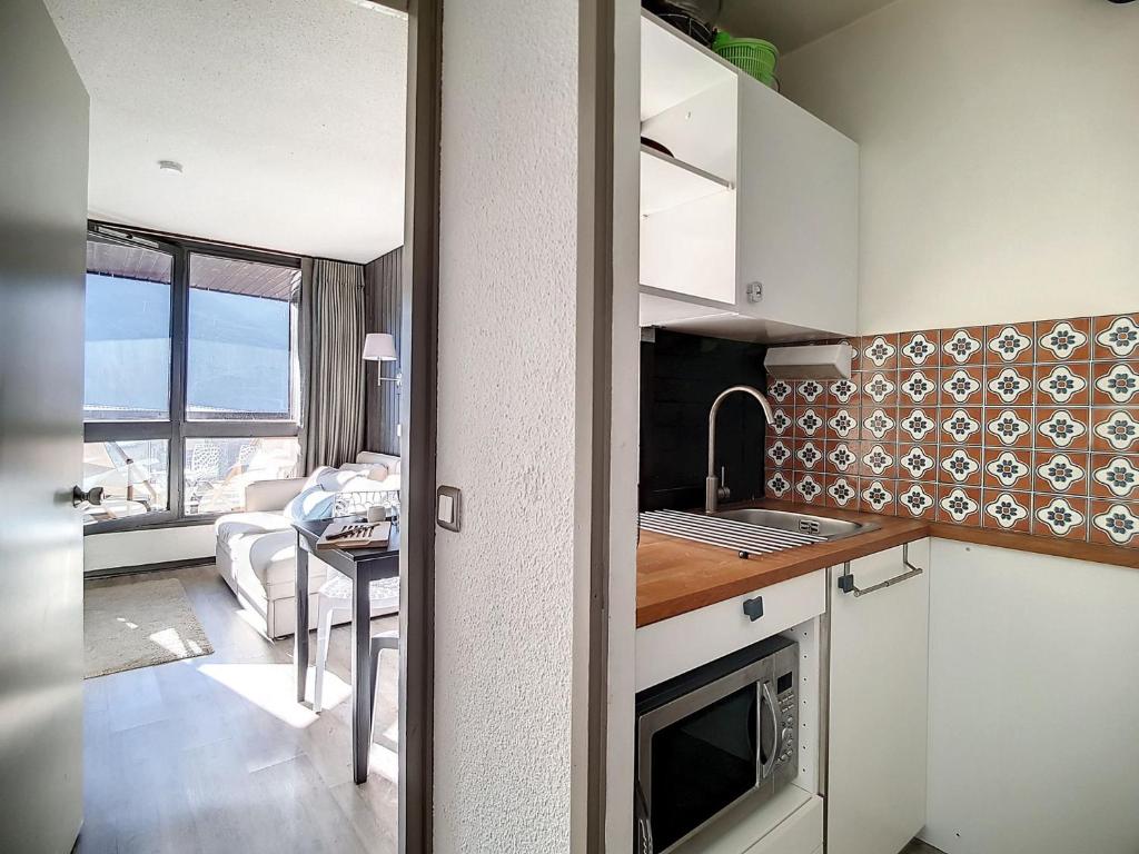 Appartement rénové 2 pièces, balcon, proche pistes - FR-1-344-927 - 3