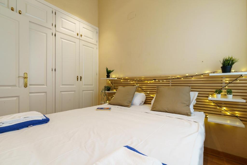 Bright two-bedroom apartment in the historic center - 4