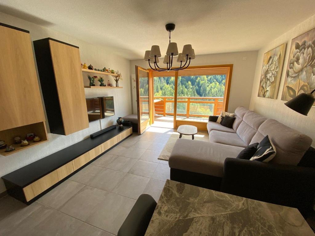 Charmant appart 2 ch + coin nuit, balcon sud, garage, près de La Clusaz et commerces, St Jean de Sixt - FR-1-459-195 - 3