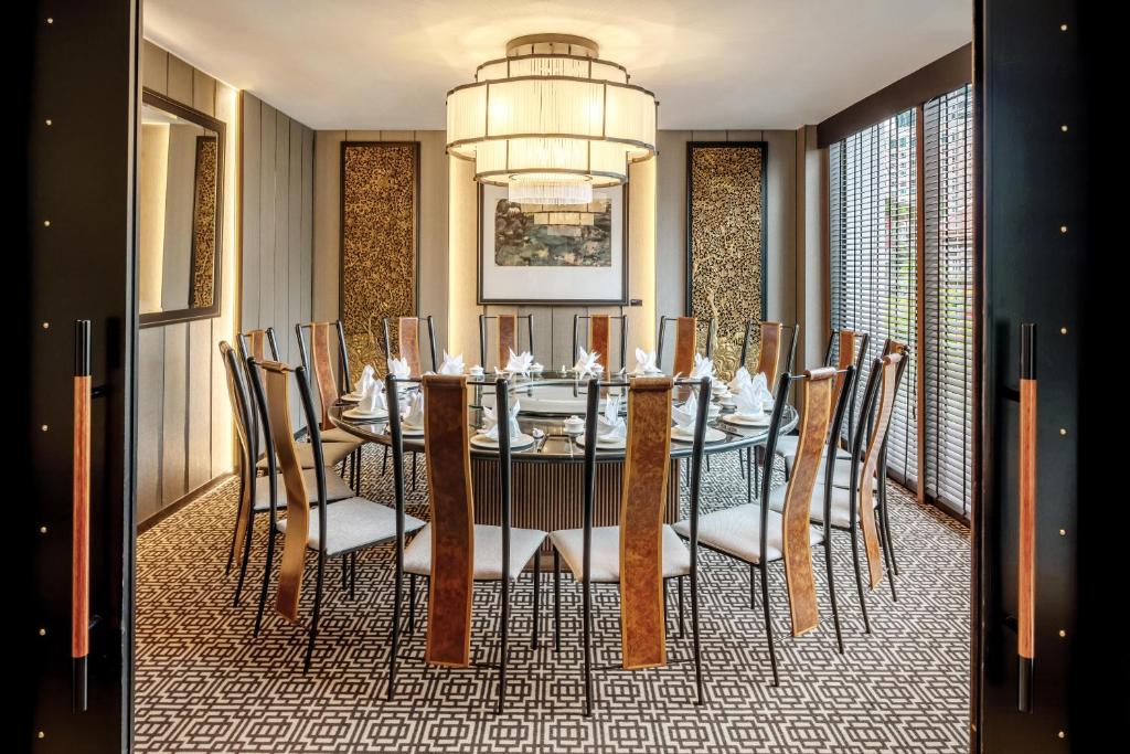 Restaurant, PARKROYAL on Beach Road, Singapore in Singapore