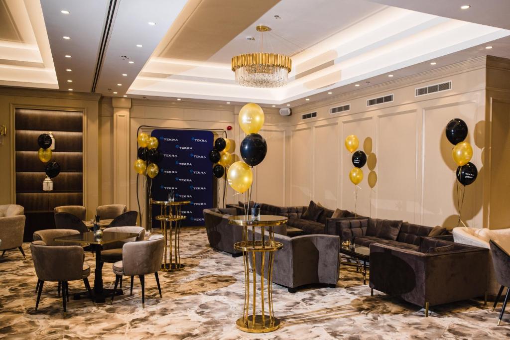 Astoria Grand Hotel photo