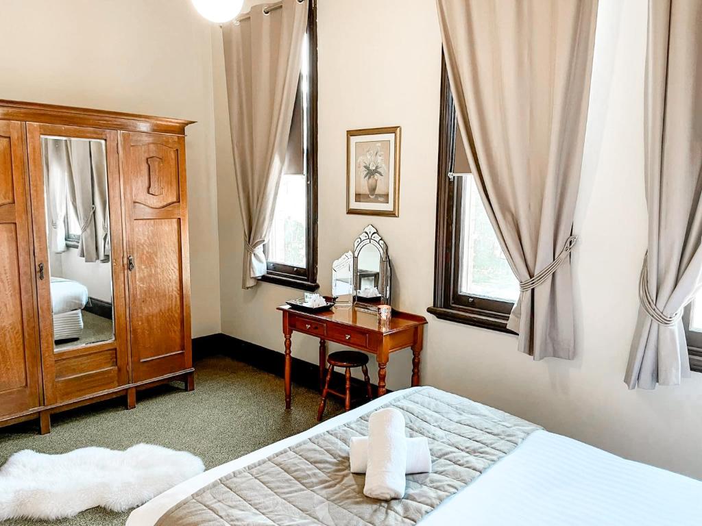 Neath Hotel — Hotel in Hunter Valley