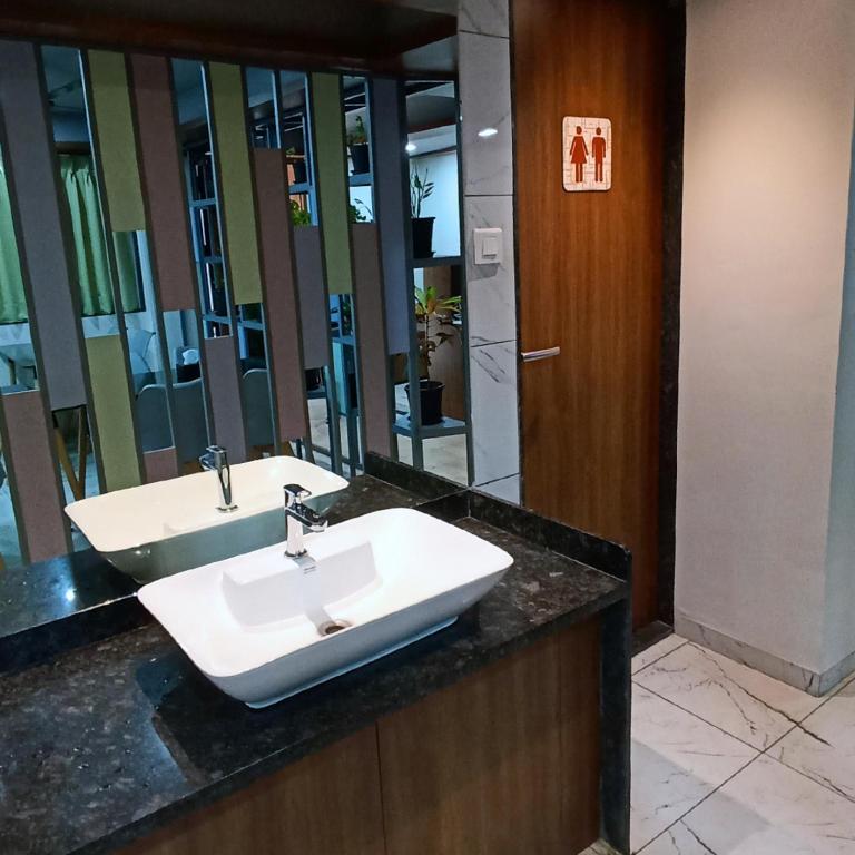 Sharman Suites photo